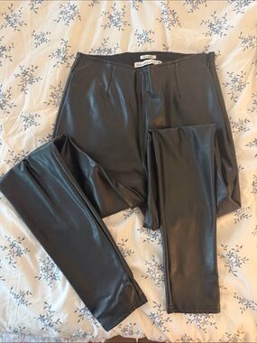Abercrombie Vegan Leather Leggings - Black